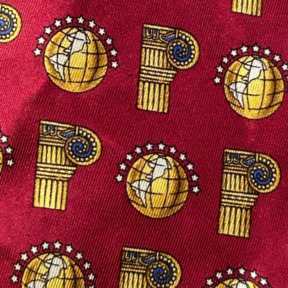 The Metropolitan Museum of Art Silk Tie - Picture 2 of 4
